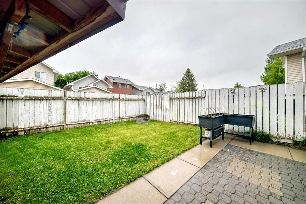 16 Martinridge Way, Calgary, AB