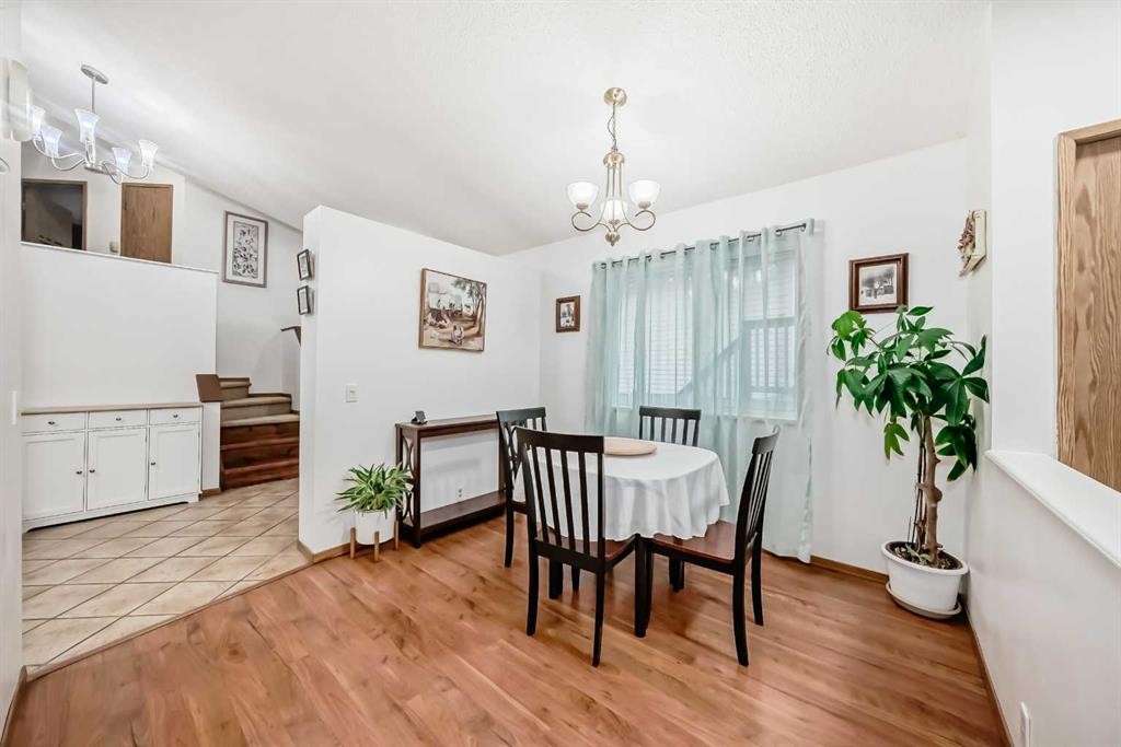 16 Martinridge Way, Calgary, AB