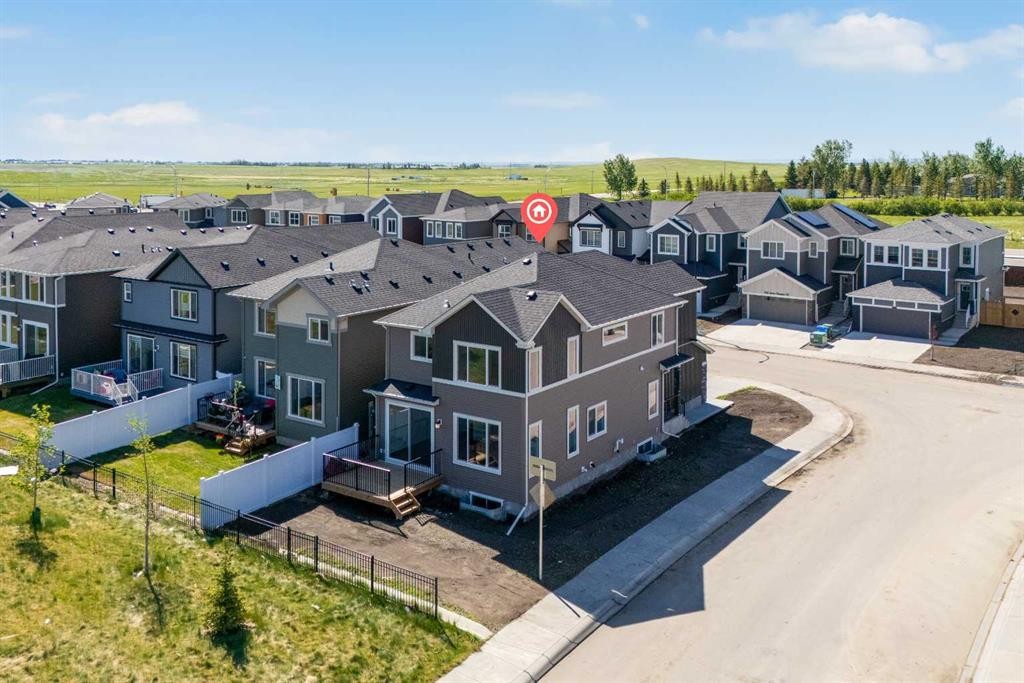 215 Sora Terrace Se, Calgary, AB