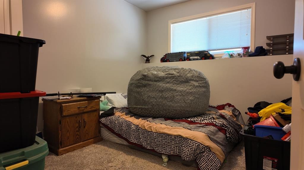 60-762 Heritage Boulevard West, Lethbridge, AB - Indoor Photo Showing Bedroom
