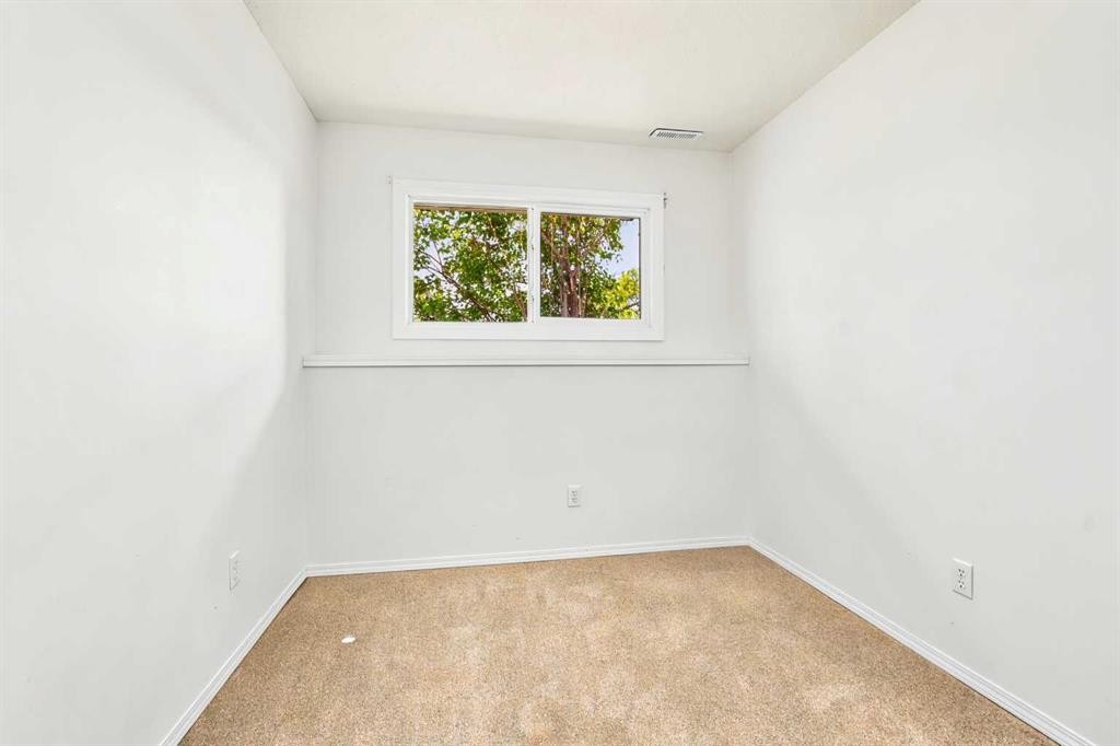2108 23 Avenue Close, Bowden, AB