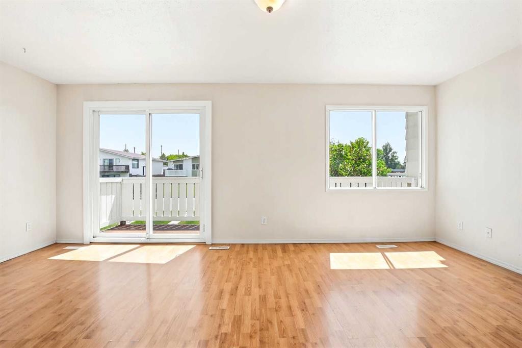 2108 23 Avenue Close, Bowden, AB