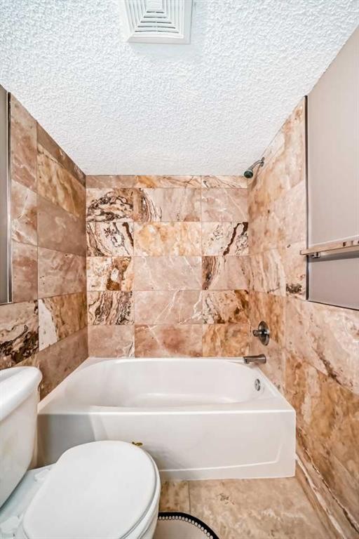 173 Eversyde Common Sw, Calgary, AB - Indoor Photo Showing Bathroom