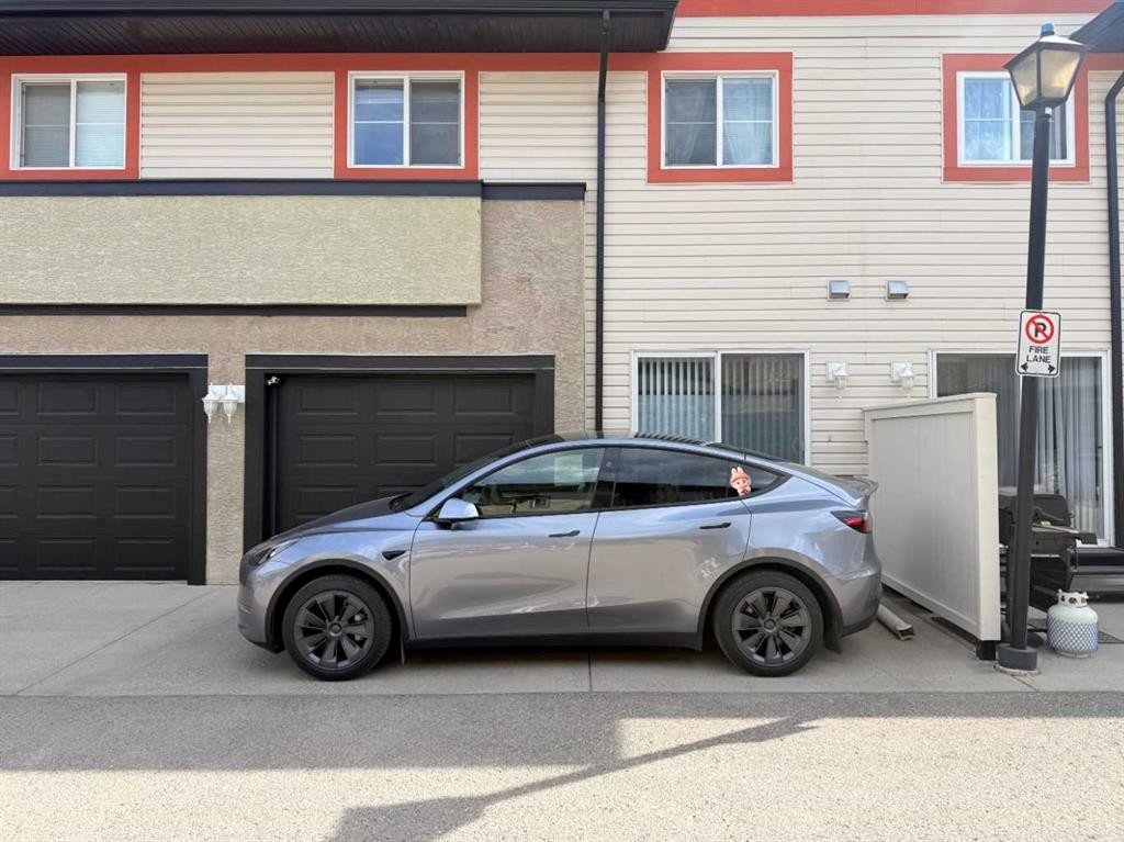 173 Eversyde Common Sw, Calgary, AB - Outdoor With Exterior