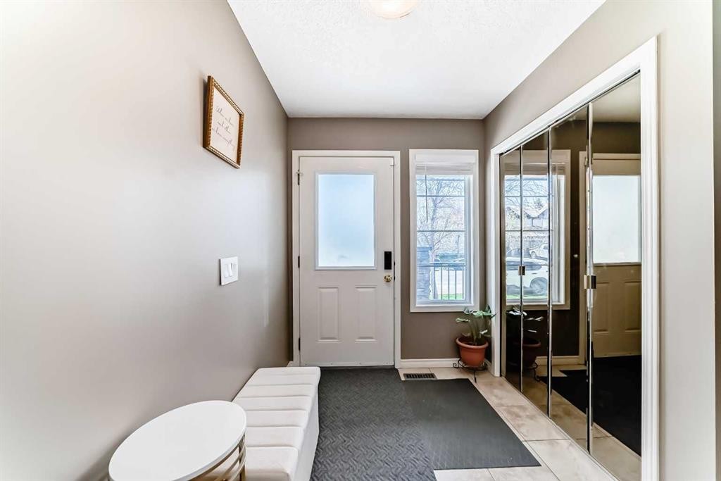 173 Eversyde Common Sw, Calgary, AB - Indoor Photo Showing Other Room