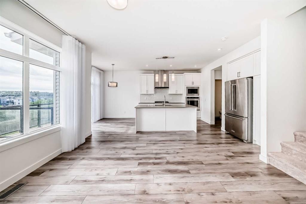53 Spring Creek Common Sw, Calgary, AB