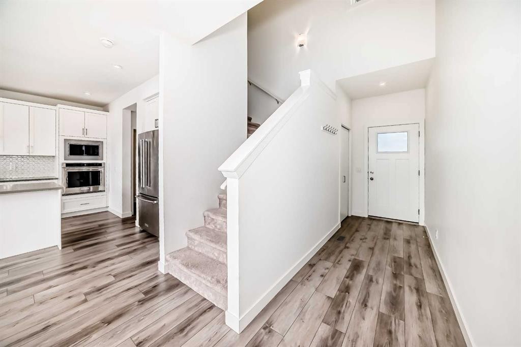 53 Spring Creek Common Sw, Calgary, AB