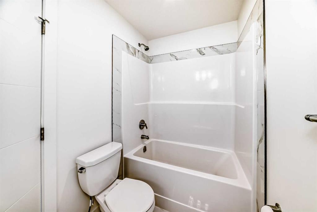 53 Spring Creek Common Sw, Calgary, AB