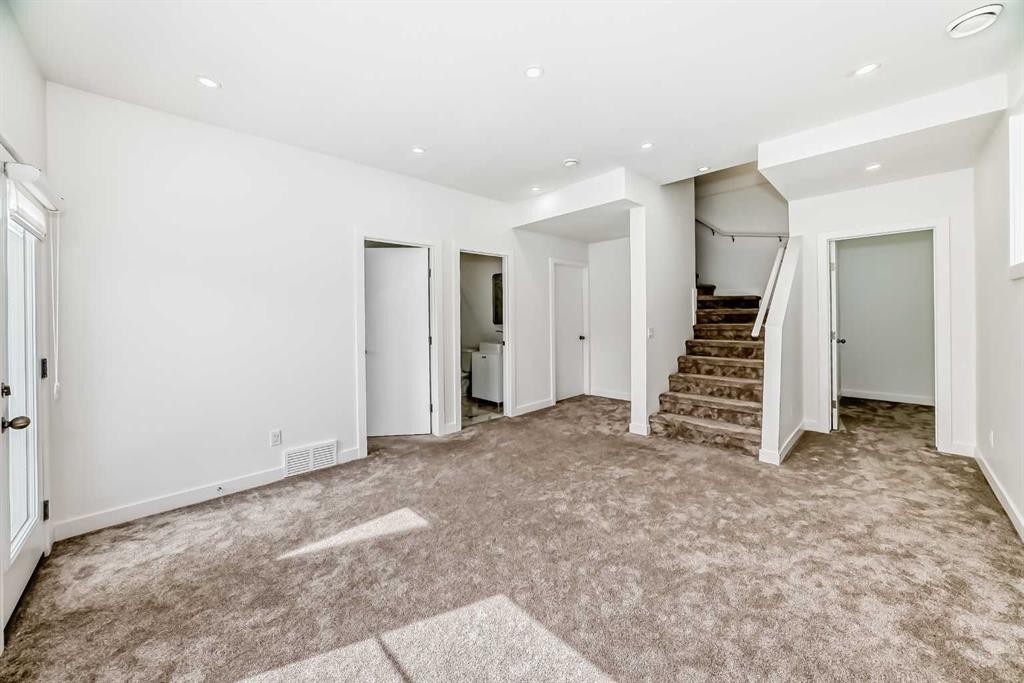 53 Spring Creek Common Sw, Calgary, AB