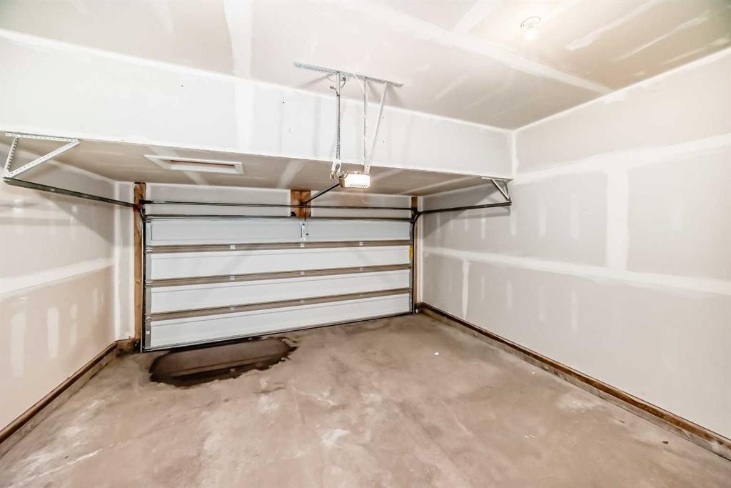 53 Spring Creek Common Sw, Calgary, AB