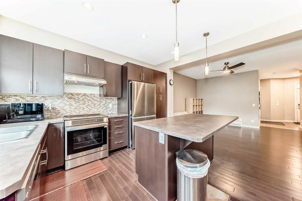 109 New Brighton Park Se, Calgary, AB