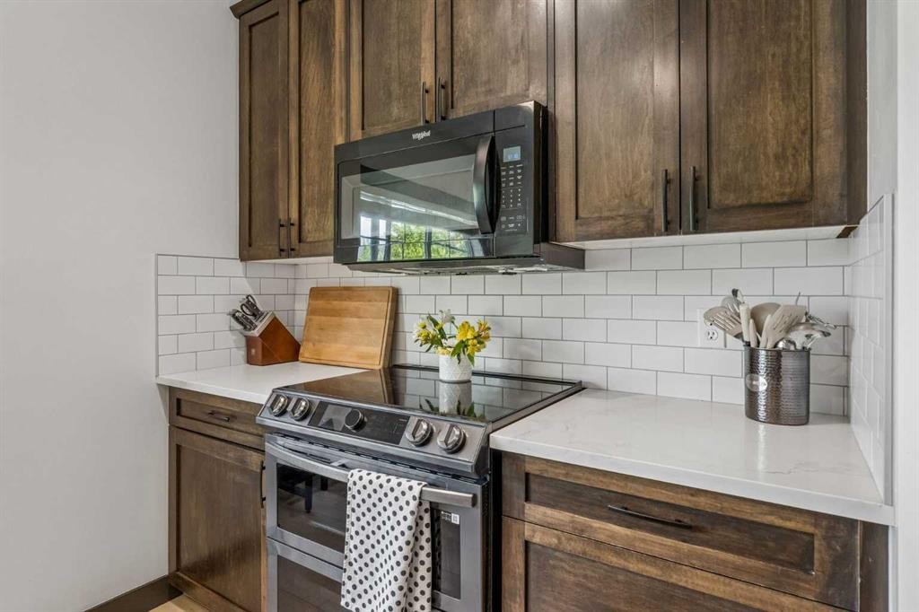 183 Rainbow Falls Drive, Chestermere, AB