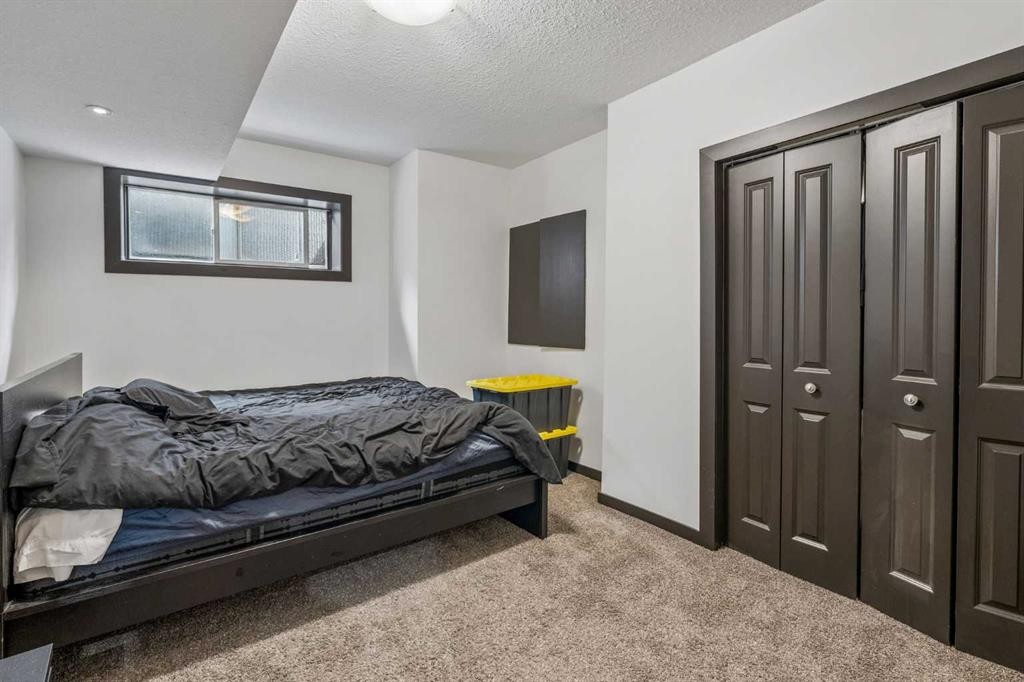 183 Rainbow Falls Drive, Chestermere, AB
