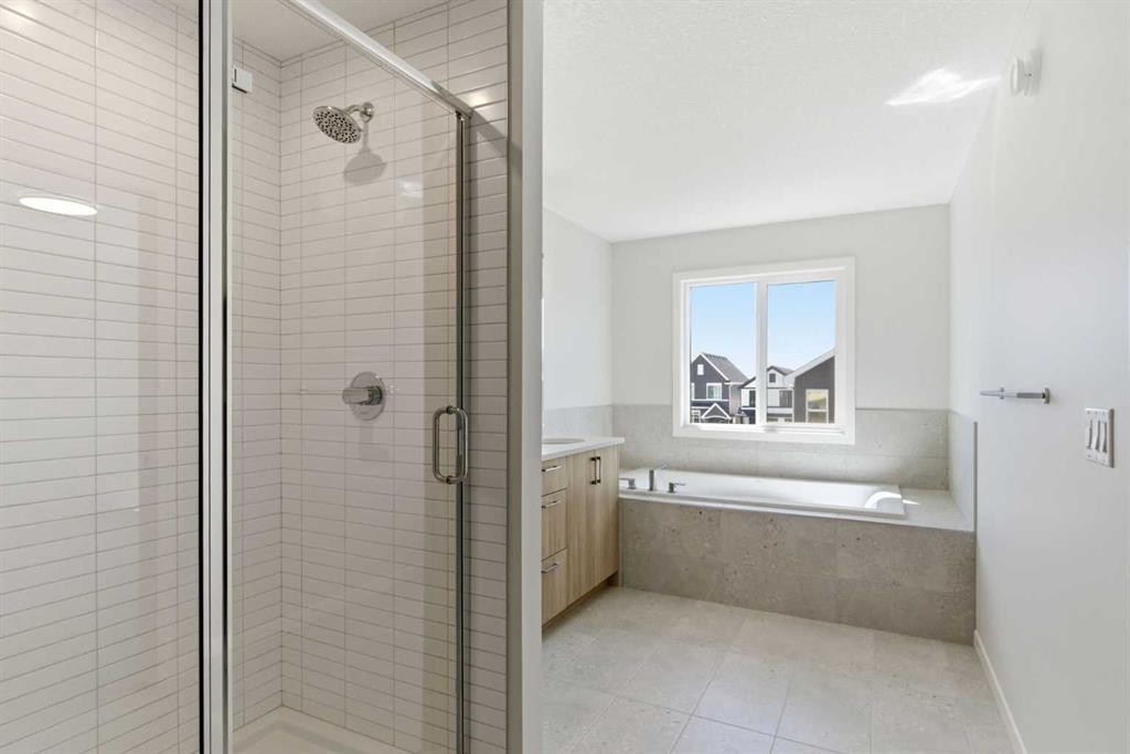 53 Snowberry Common Se, Calgary, AB - Indoor Photo Showing Bathroom