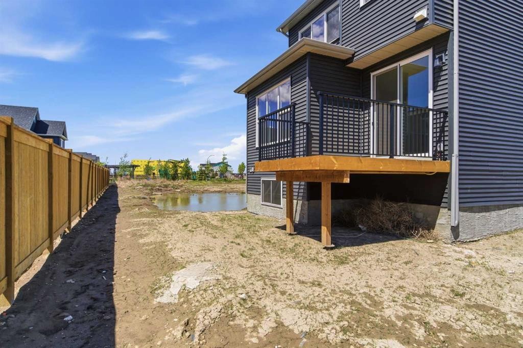 53 Snowberry Common Se, Calgary, AB - Outdoor