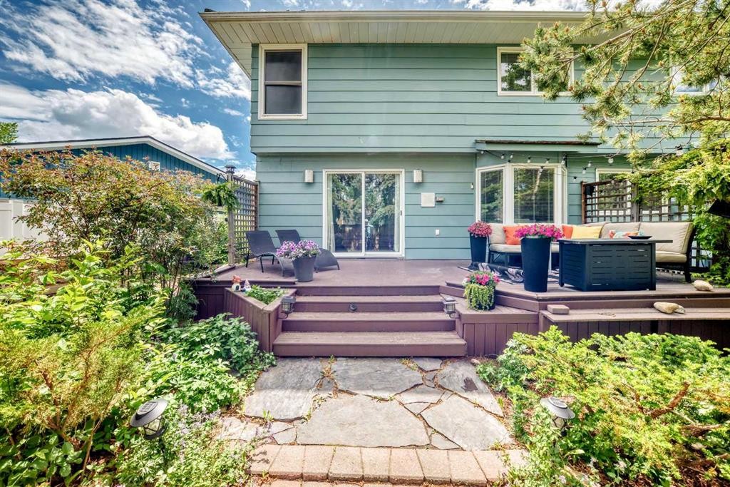 28 Woodmont Place Sw, Calgary, AB - Outdoor With Deck Patio Veranda