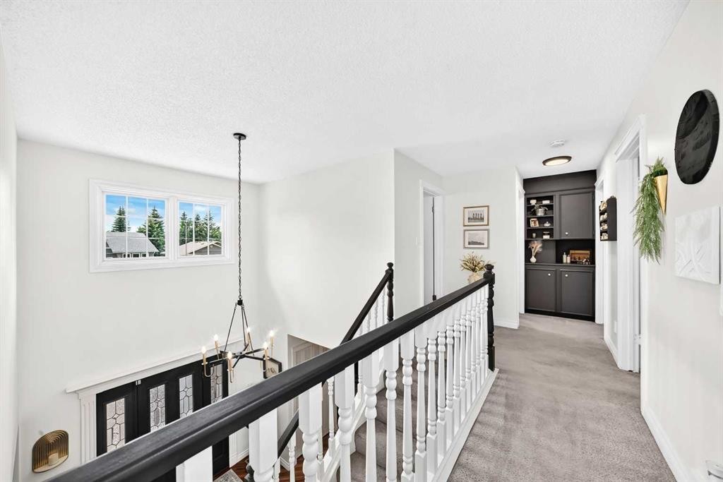 28 Woodmont Place Sw, Calgary, AB - Indoor Photo Showing Other Room