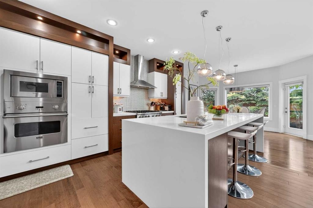 168 Posthill Drive Sw, Calgary, AB - Indoor Photo Showing Kitchen With Upgraded Kitchen