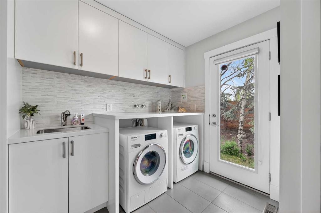 168 Posthill Drive Sw, Calgary, AB - Indoor Photo Showing Laundry Room