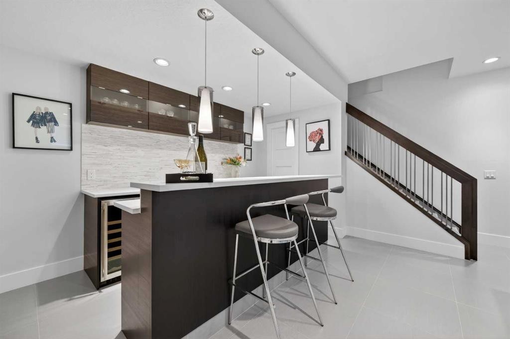 168 Posthill Drive Sw, Calgary, AB - Indoor