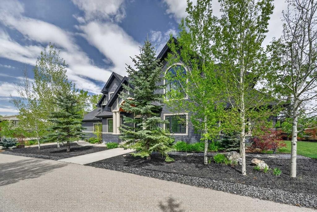 168 Posthill Drive Sw, Calgary, AB - Outdoor