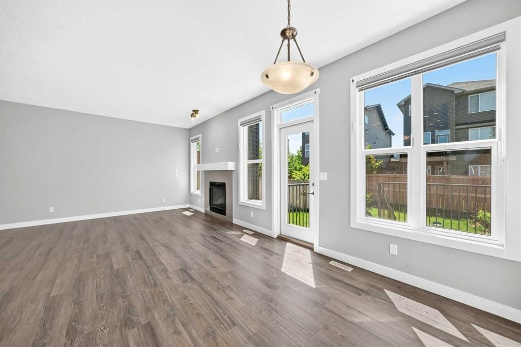 110 Crestbrook Way Sw, Calgary, AB