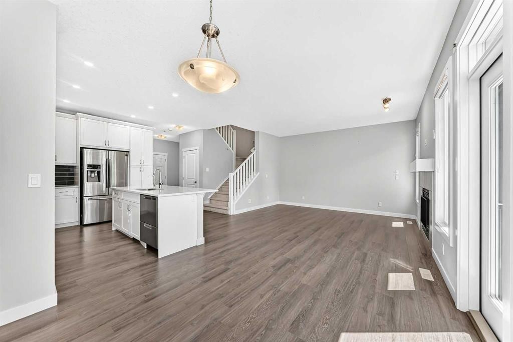 110 Crestbrook Way Sw, Calgary, AB