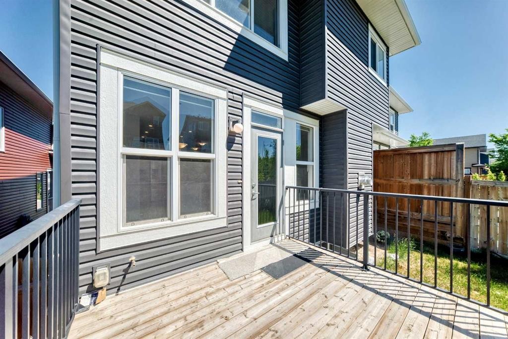 110 Crestbrook Way Sw, Calgary, AB
