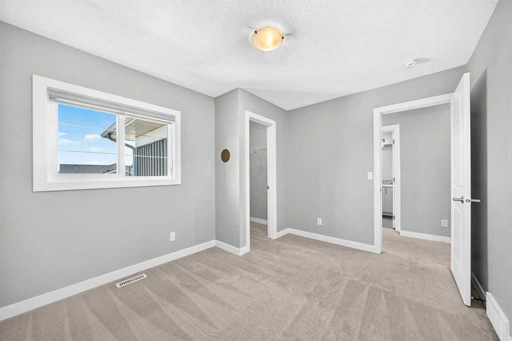 110 Crestbrook Way Sw, Calgary, AB