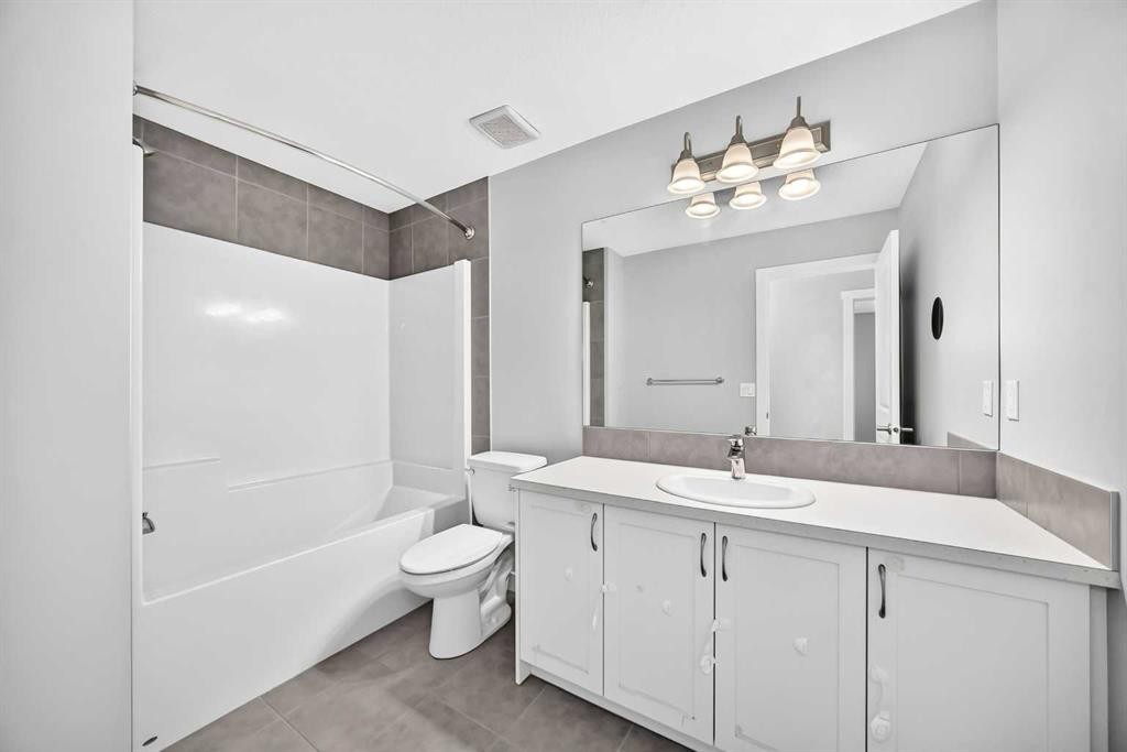 110 Crestbrook Way Sw, Calgary, AB