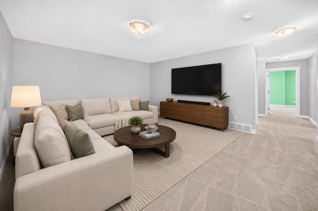 110 Crestbrook Way Sw, Calgary, AB