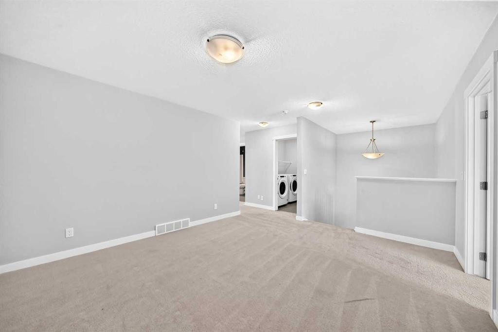 110 Crestbrook Way Sw, Calgary, AB