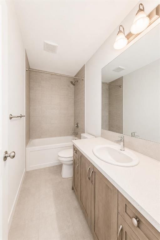 571 Seton Circle Se, Calgary, AB - Indoor Photo Showing Bathroom