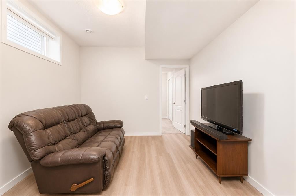 571 Seton Circle Se, Calgary, AB - Indoor