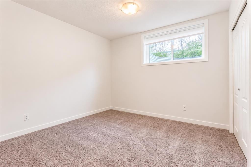 571 Seton Circle Se, Calgary, AB - Indoor Photo Showing Other Room