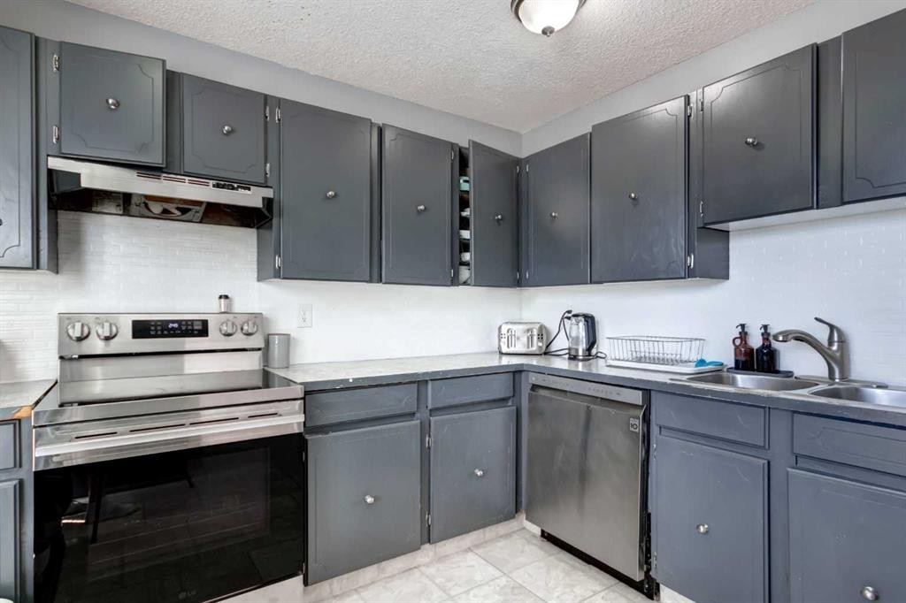 131 Dovertree Place Se, Calgary, AB