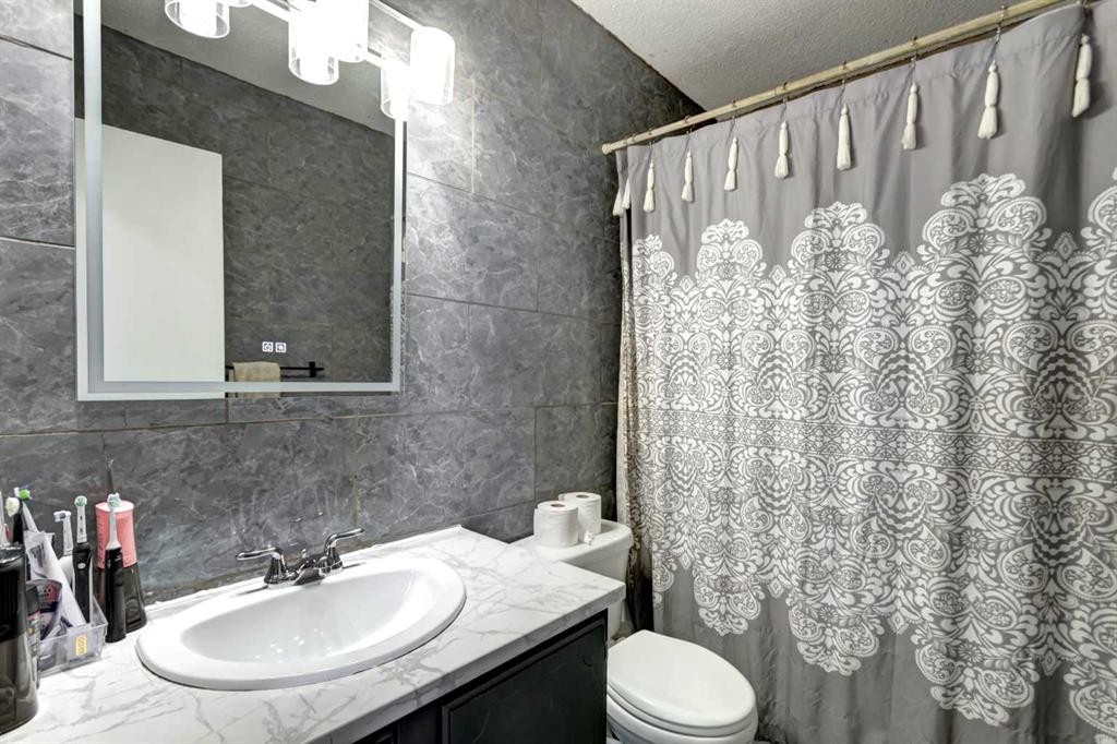 131 Dovertree Place Se, Calgary, AB