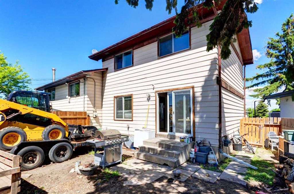 131 Dovertree Place Se, Calgary, AB