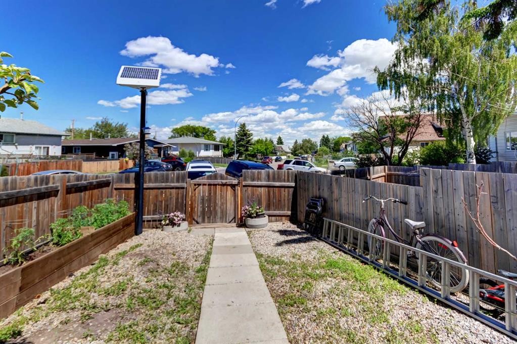 131 Dovertree Place Se, Calgary, AB