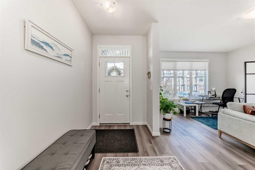535 Seton Circle Se, Calgary, AB - Indoor