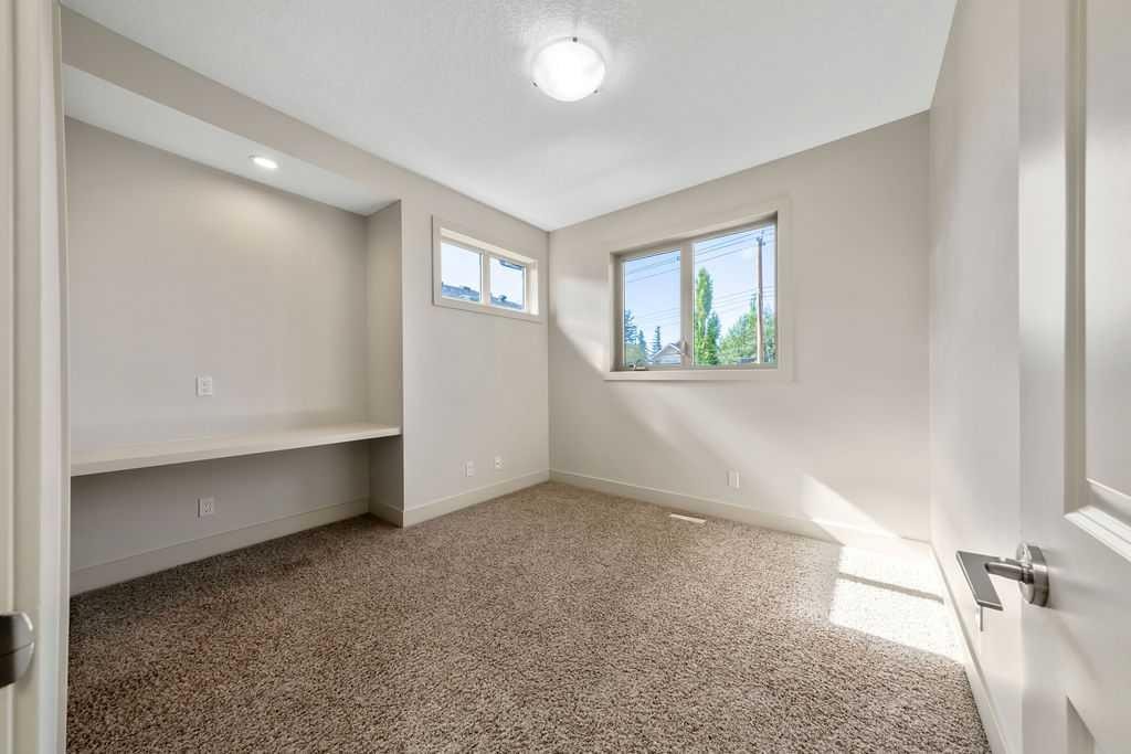 1136 17 Avenue Nw, Calgary, AB