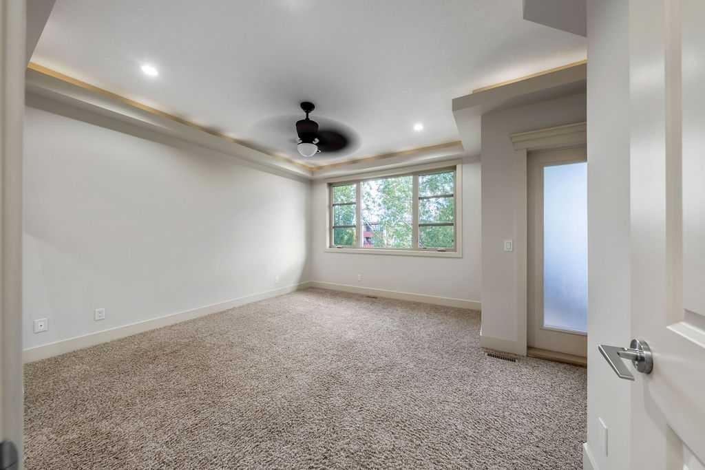 1136 17 Avenue Nw, Calgary, AB