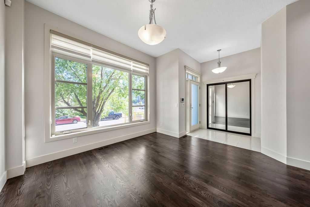 1136 17 Avenue Nw, Calgary, AB