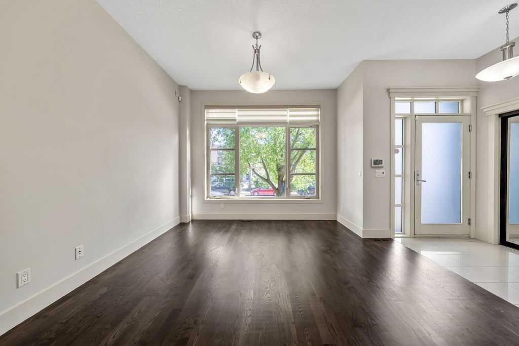1136 17 Avenue Nw, Calgary, AB