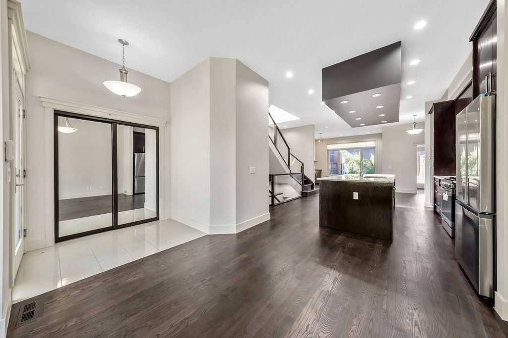 1136 17 Avenue Nw, Calgary, AB