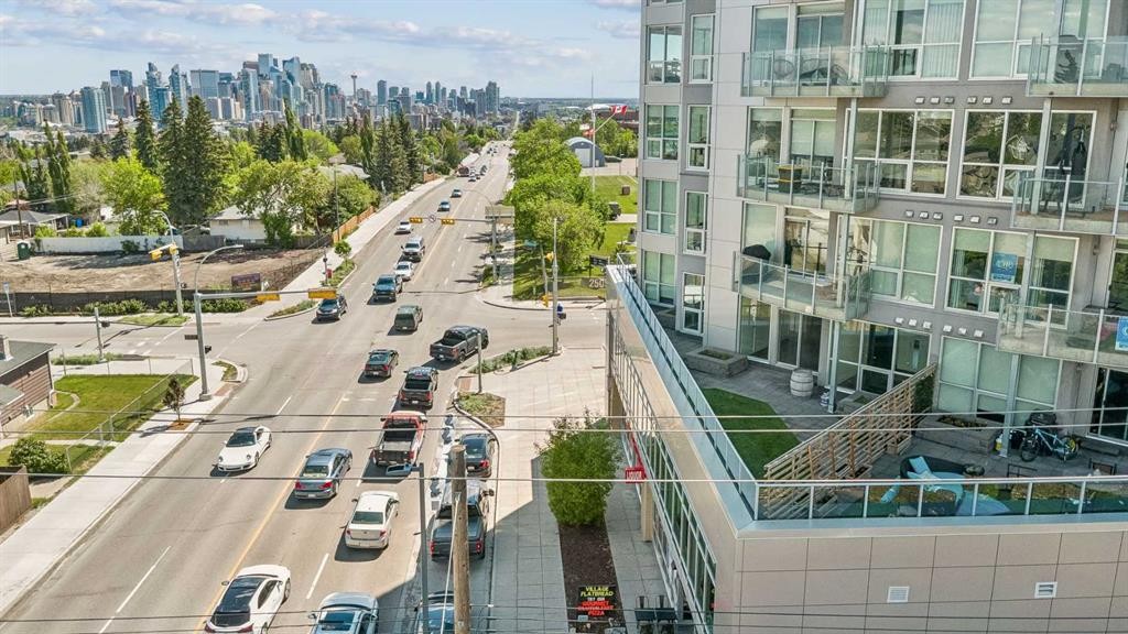 302-2505 17 Avenue Sw, Calgary, AB - Outdoor