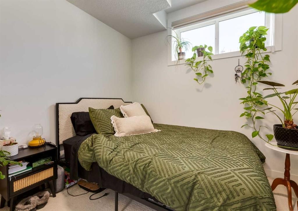 7386 202 Avenue Se, Calgary, AB - Indoor Photo Showing Bedroom
