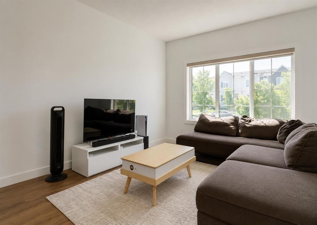 7386 202 Avenue Se, Calgary, AB - Indoor Photo Showing Living Room