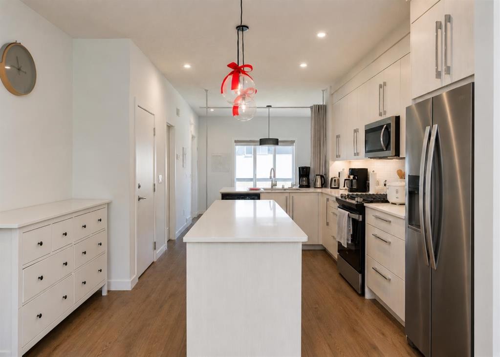 7386 202 Avenue Se, Calgary, AB - Indoor Photo Showing Kitchen
