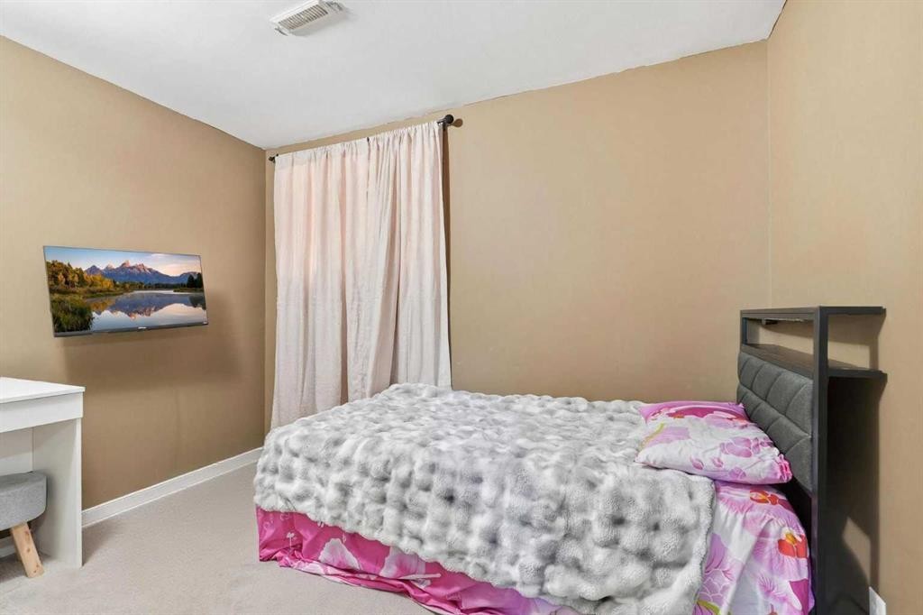 416 Pinemont Gate Ne, Calgary, AB - Indoor Photo Showing Bedroom